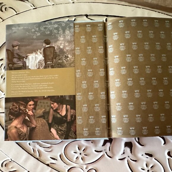 The World of Downton Abbey, The Secrets & History Unlocked.  Behind the scenes. - Picture 6 of 7